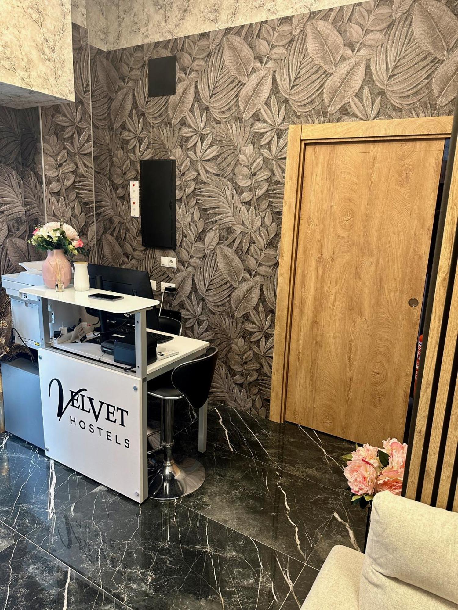 Velvet Hostels Pacifico Madrid Ngoại thất bức ảnh