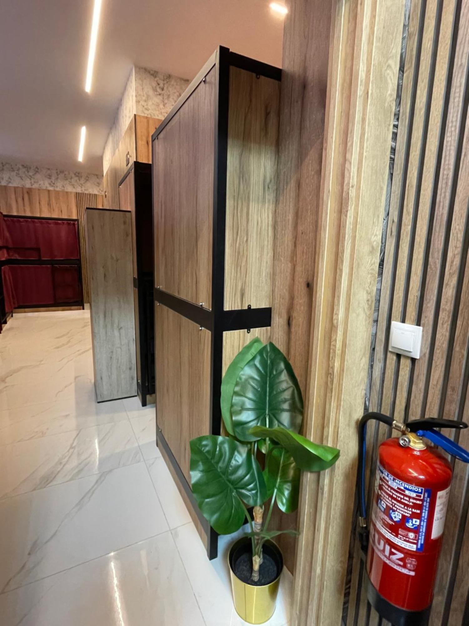 Velvet Hostels Pacifico Madrid Ngoại thất bức ảnh