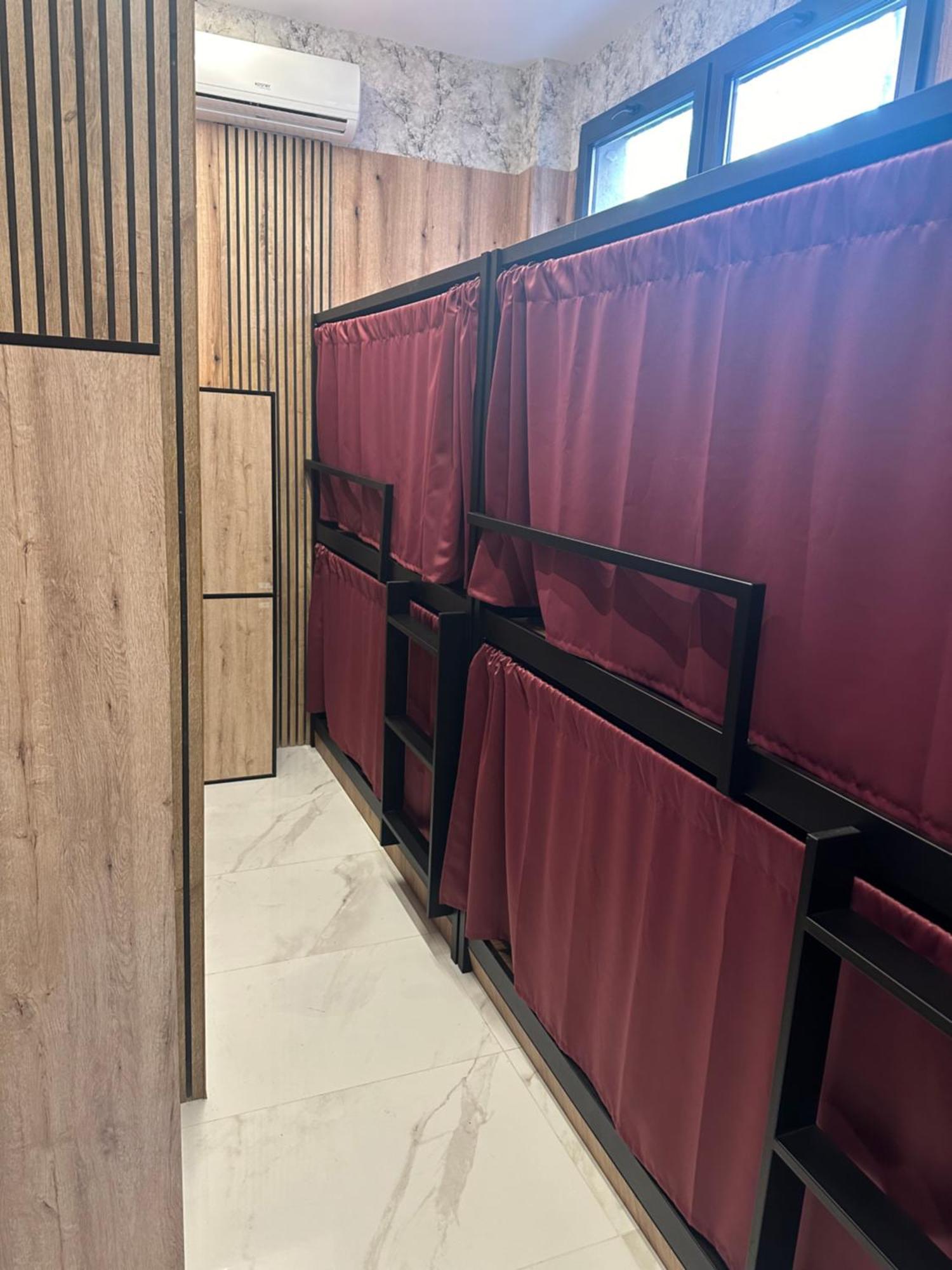 Velvet Hostels Pacifico Madrid Ngoại thất bức ảnh