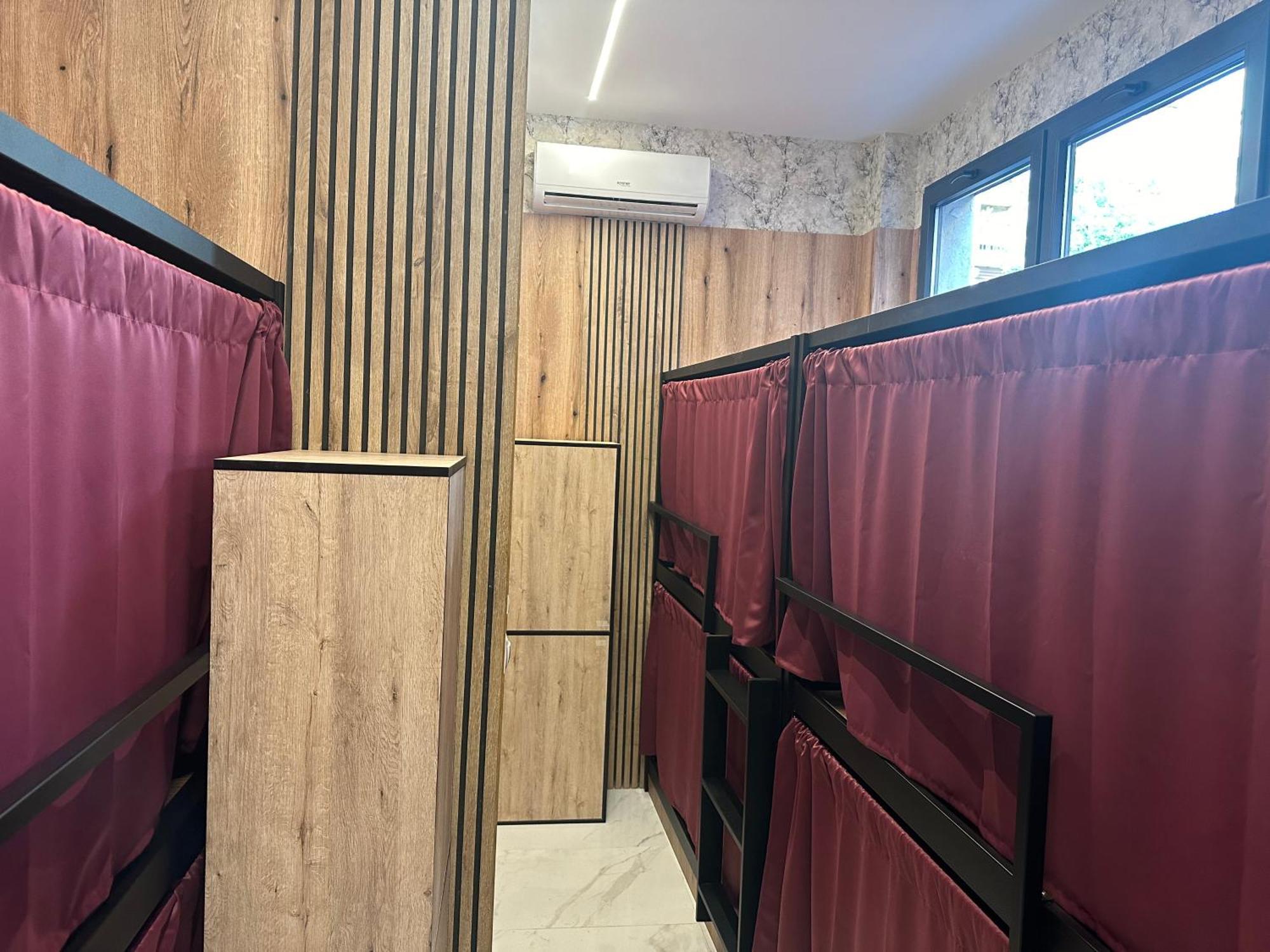 Velvet Hostels Pacifico Madrid Ngoại thất bức ảnh