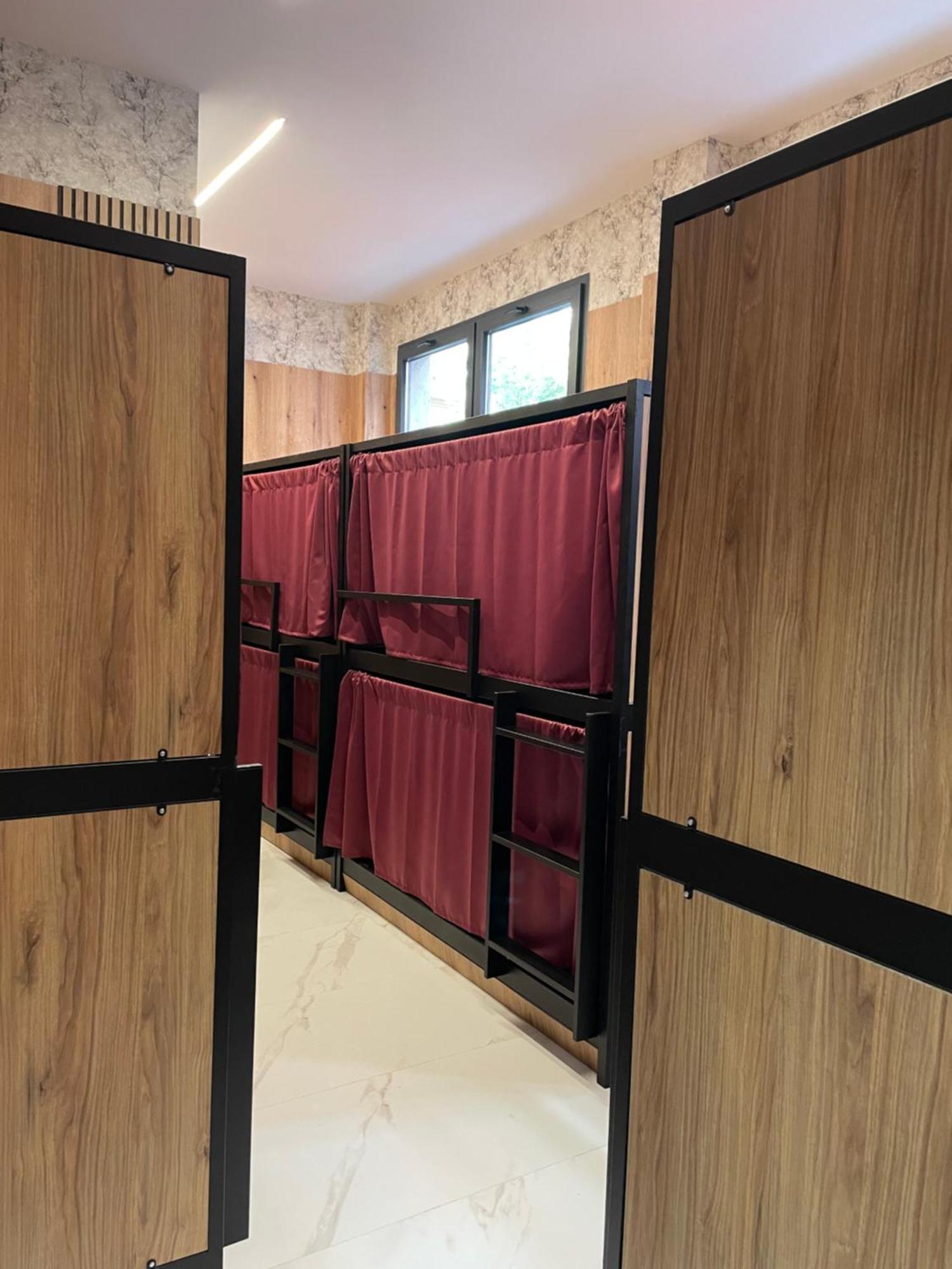 Velvet Hostels Pacifico Madrid Ngoại thất bức ảnh